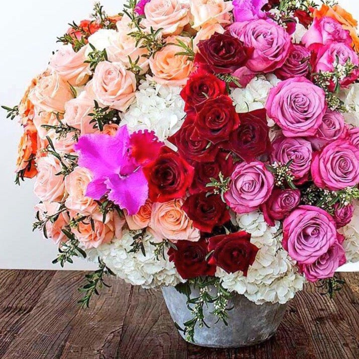 LUXE SIGNATURE PIECES – One-of-a-Kind Custom Luxury Floral Arrangements | Chicago