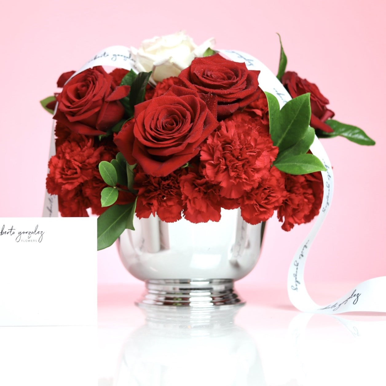 PREMIUN CARNATIONS & ROSE DESING - PERFECT GIFT