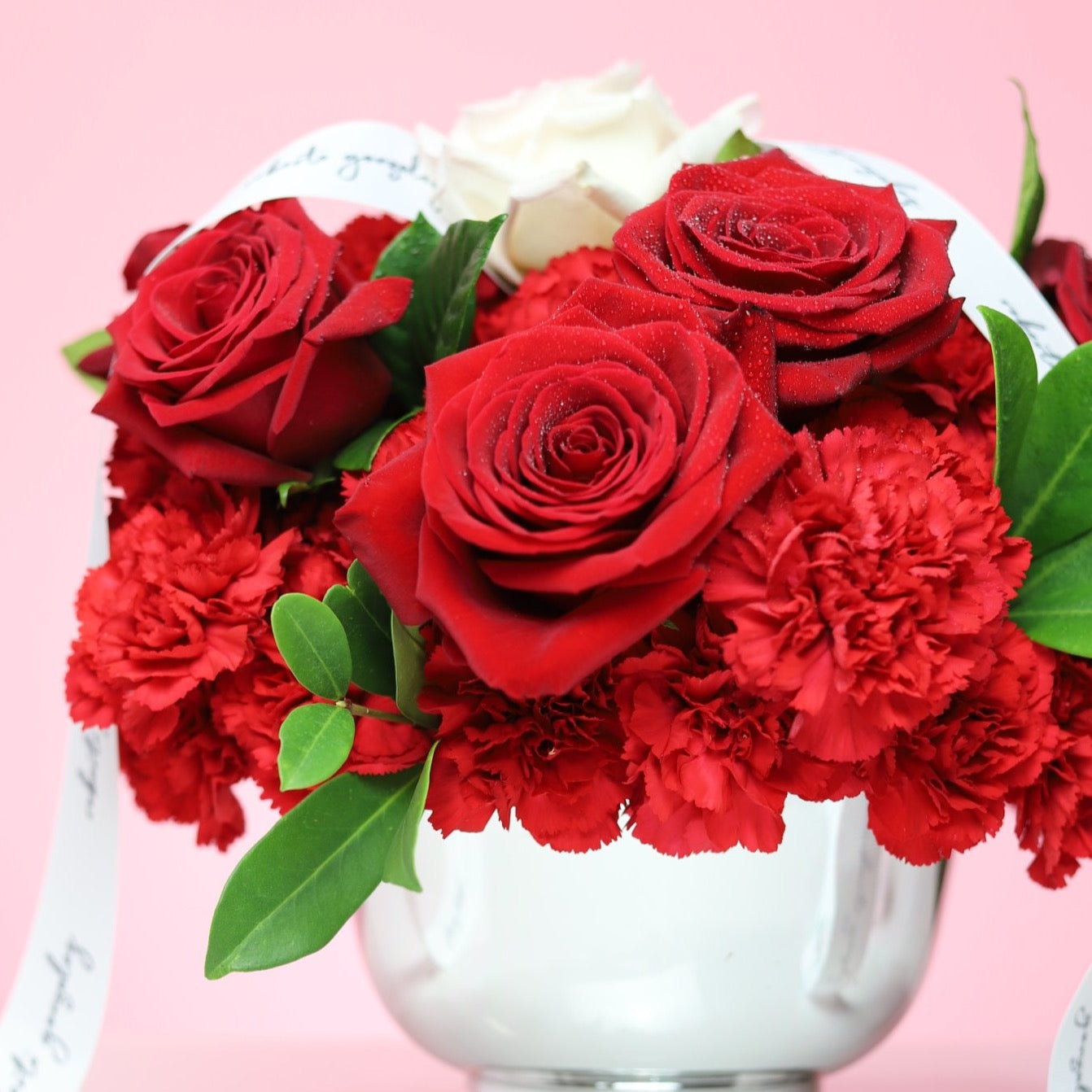 PREMIUN CARNATIONS & ROSE DESING - PERFECT GIFT